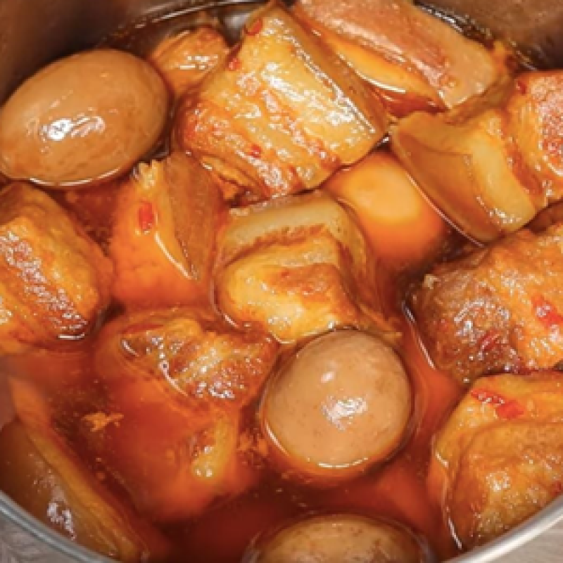 Cách làm thịt kho tàu chuẩn vị miền Tây nam bộ: Bí quyết nước dừa trong vắt, thịt mềm tan