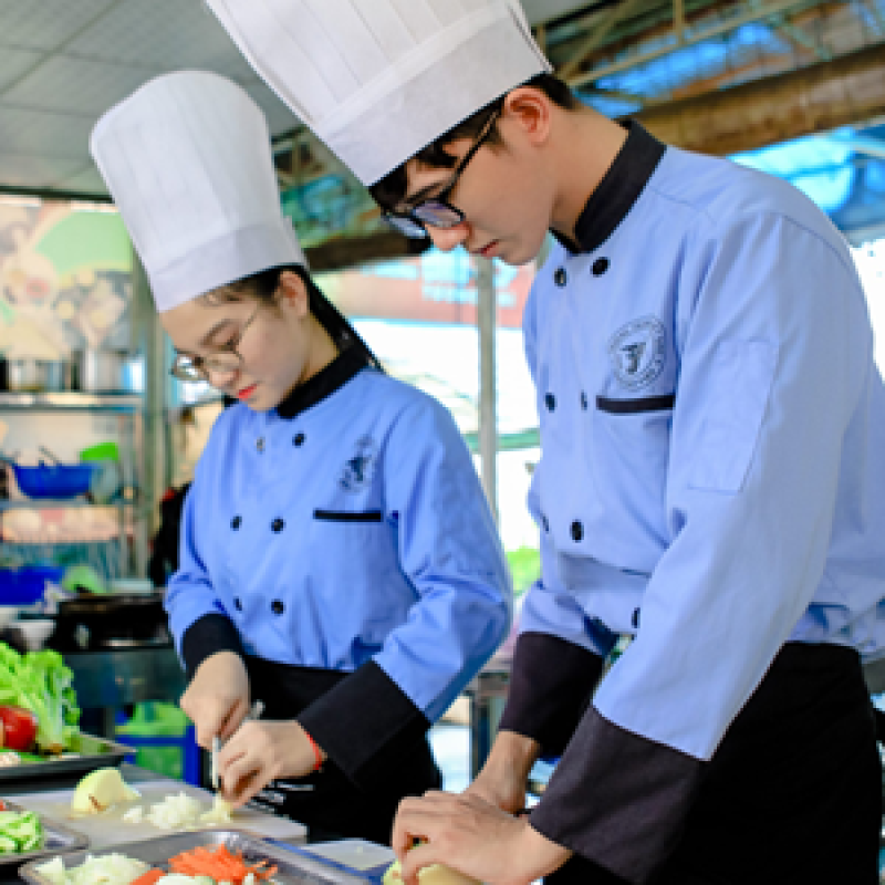 Top 5 trung tâm dạy nấu ăn tại TP.HCM giá rẻ, uy tín, chuyên nghiệp nhất