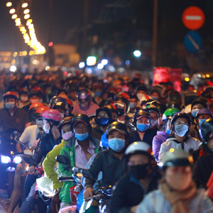 Tình hình về quê ăn Tết: Giao thông cửa ngõ miền Tây căng như dây đàn đêm 27 tháng Chạp