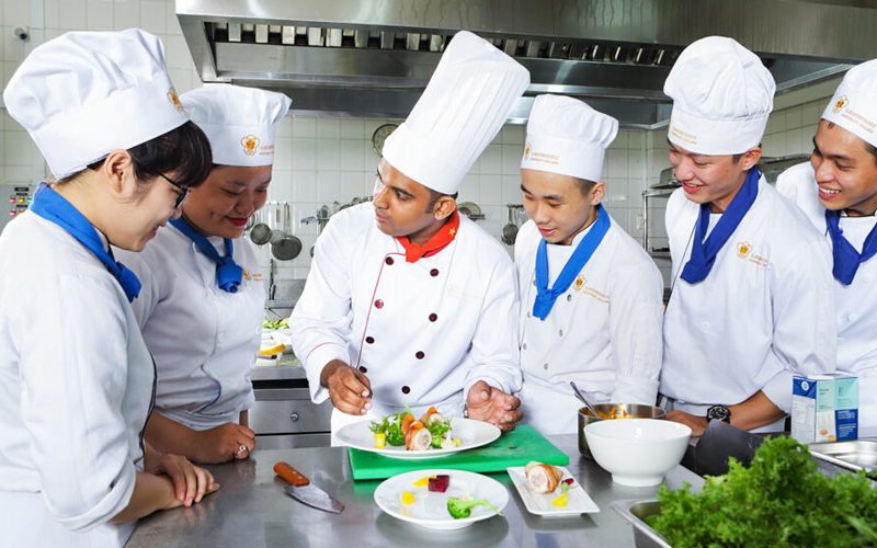 Trường Trung Cấp Du Lịch & Khách Sạn Saigontourist