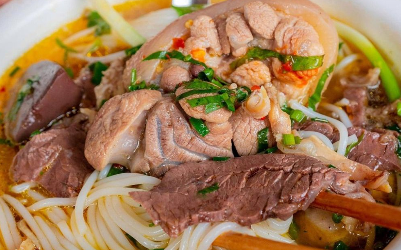 Top 5 địa điểm ăn bún bò tại Bình Tân ngon nhức nách