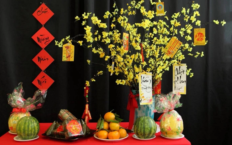 Cách bày lễ cúng trong nhà và ngoài trời đêm Giao thừa chuẩn phong tục Việt