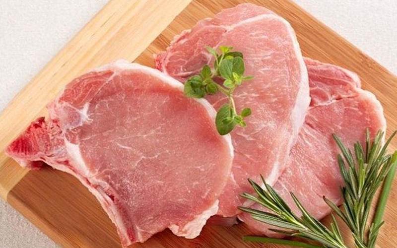 Cách chọn mua thịt heo tươi ngon mà không bị hớ