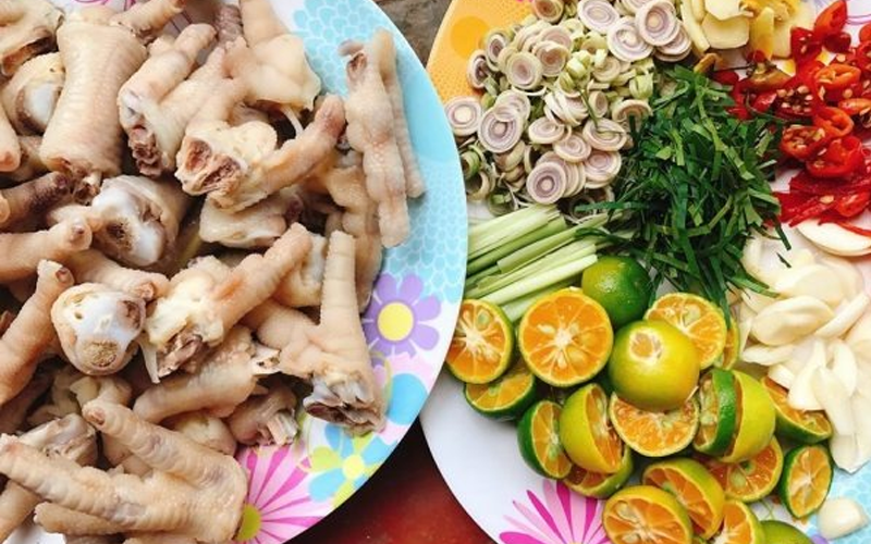 Nguyên liệu làm chân gà sốt Thái