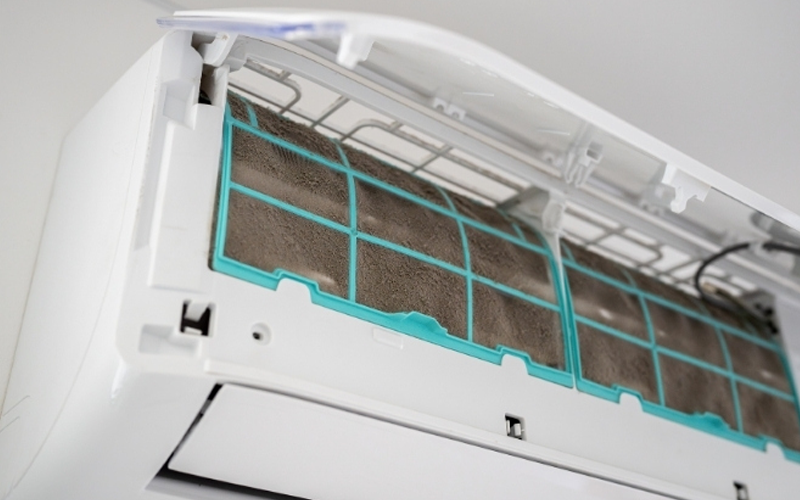 Tại sao máy lạnh chảy nước? Nguyên nhân và cách xử lý