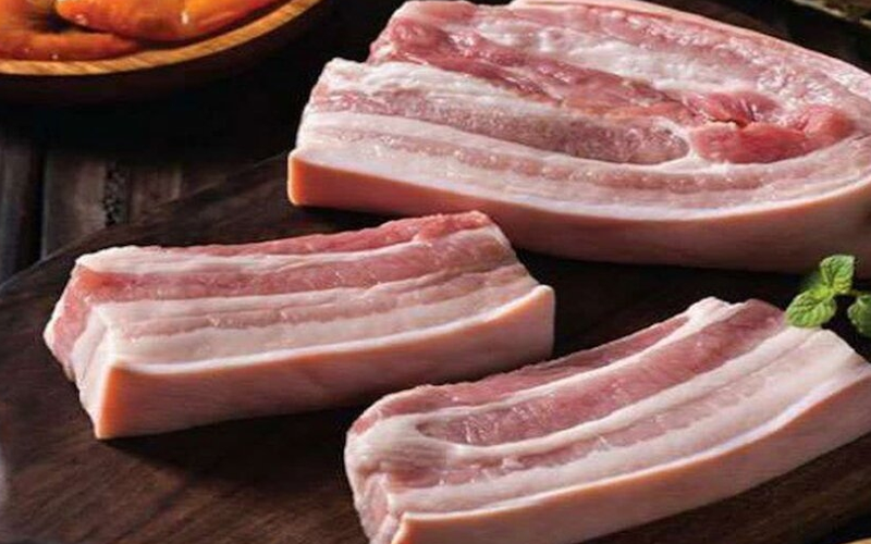 Cách làm thịt kho tàu chuẩn vị miền Tây nam bộ: Bí quyết nước dừa trong vắt, thịt mềm tan