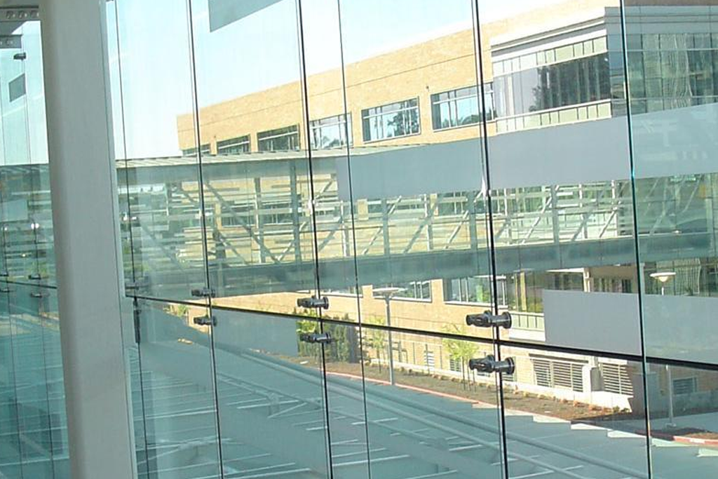 Công Ty TNHH Thi Công Nhôm Kính Việt Nhật